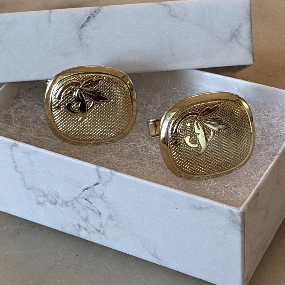 Textured Gold Tone Metal Metal Leaf Design Cufflinks Vintage